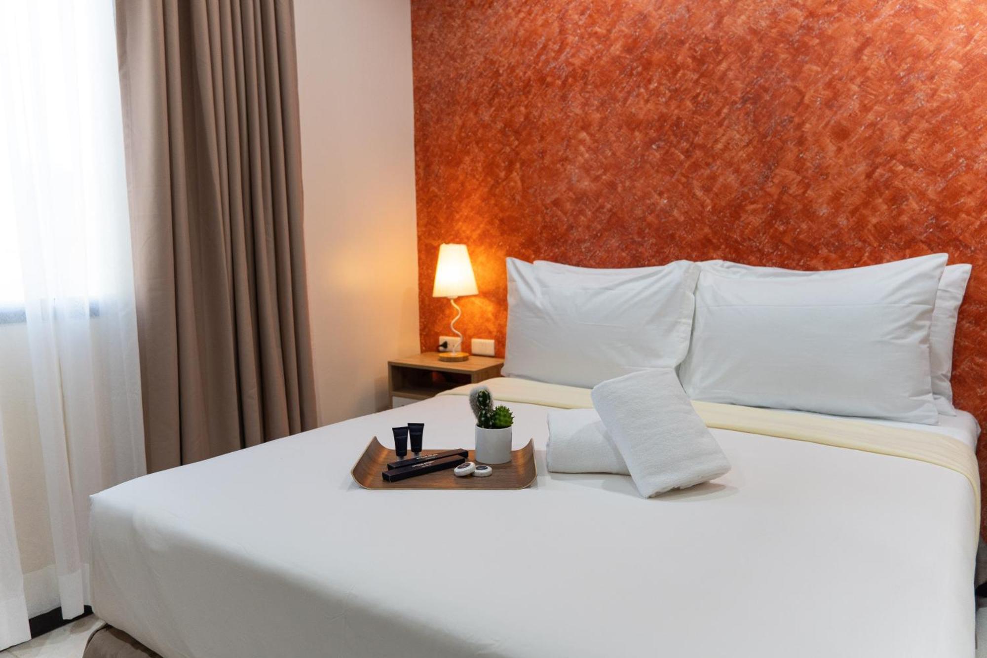 Dccco Hotel Dumaguete City Экстерьер фото