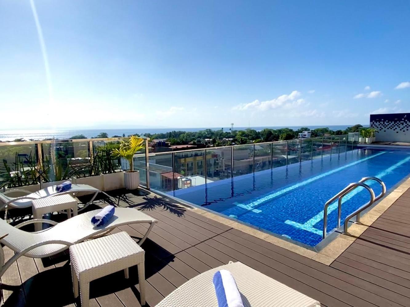 Dccco Hotel Dumaguete City Экстерьер фото