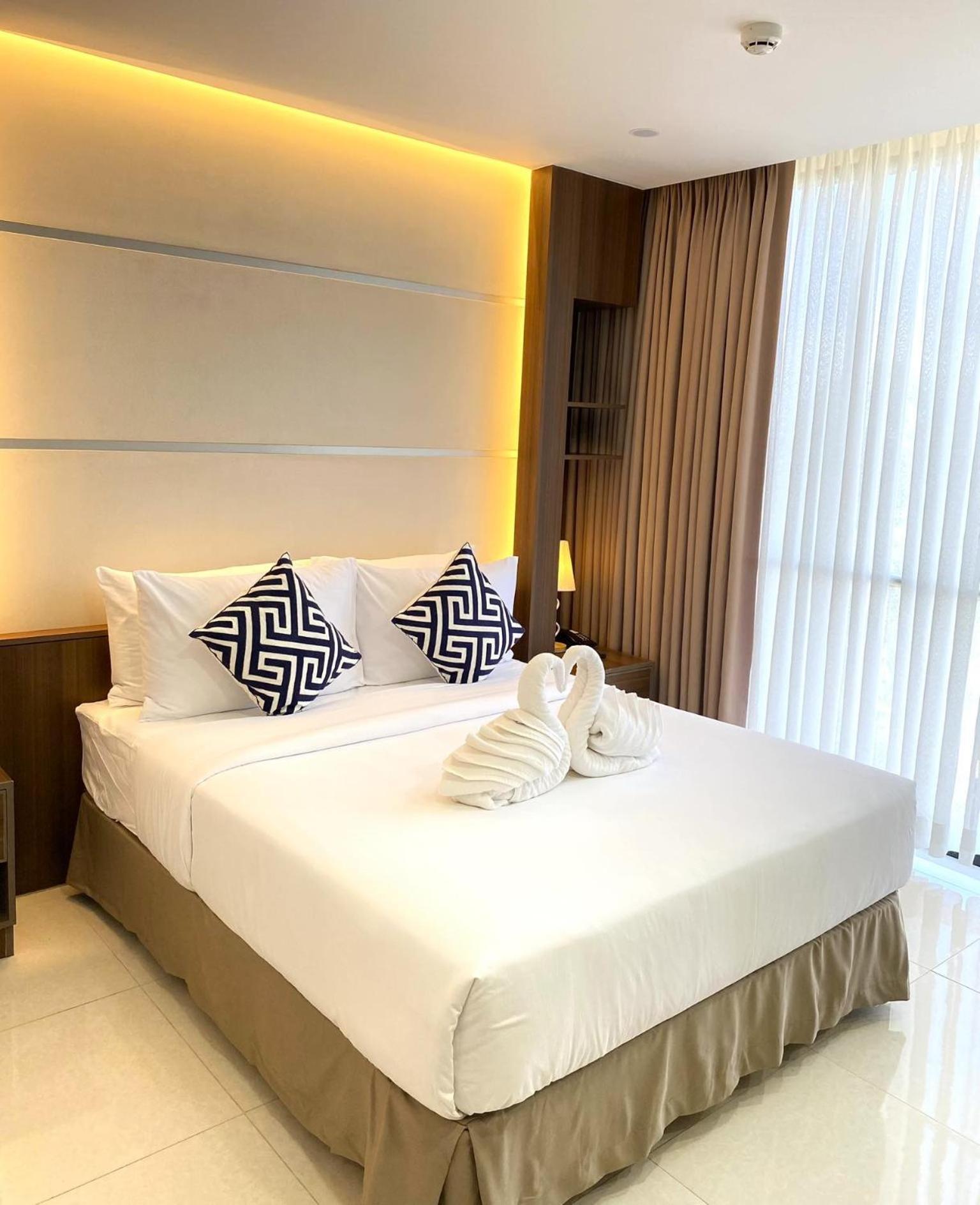 Dccco Hotel Dumaguete City Экстерьер фото