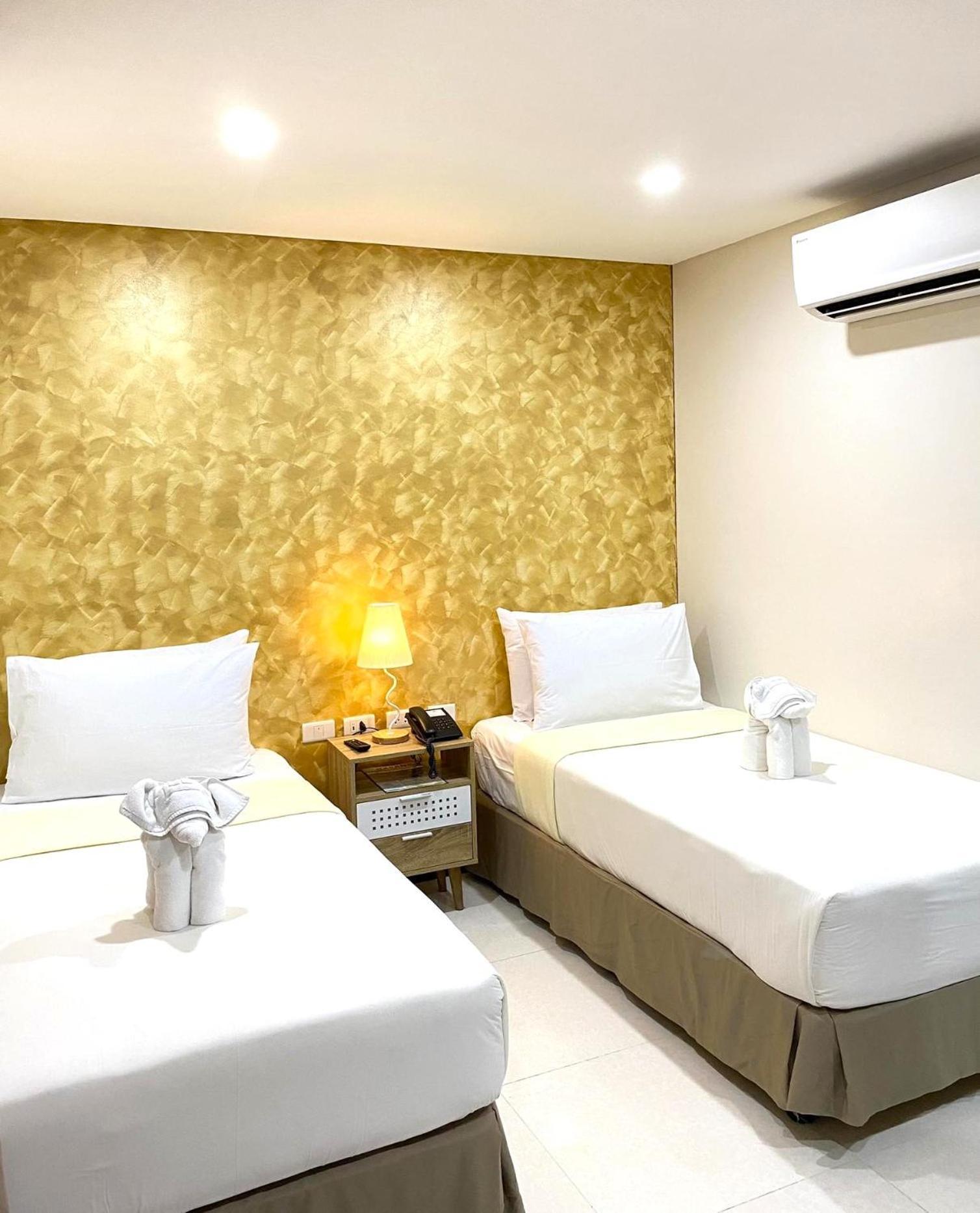 Dccco Hotel Dumaguete City Экстерьер фото